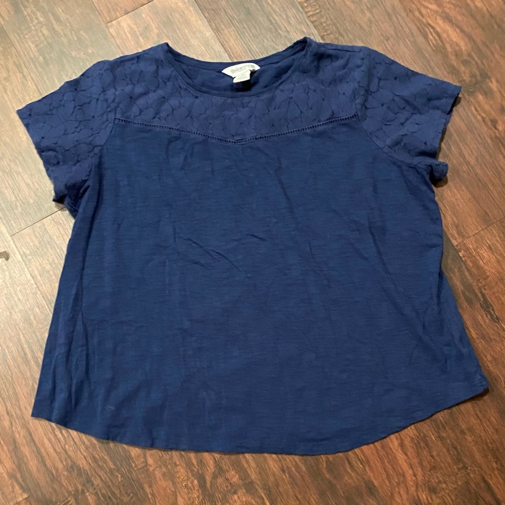 Liz Claiborne Women’s Sleeveless Sweater